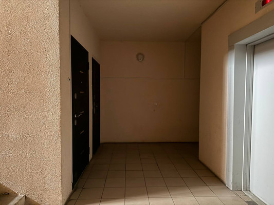 Продам двухкомнатную (2-комн.) квартиру, Крайняя ул, 8, Гурьевск г