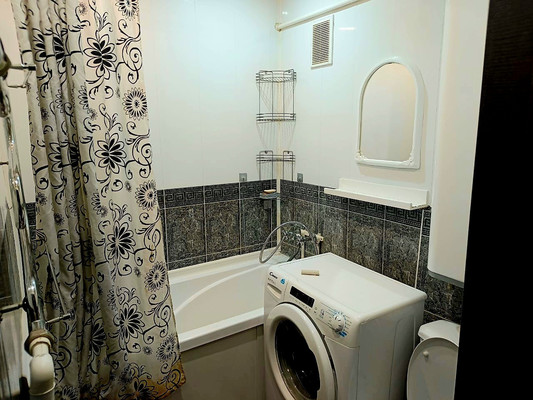 Продам двухкомнатную (2-комн.) квартиру, 40 лет Победы ул, 67, Заречный мкр