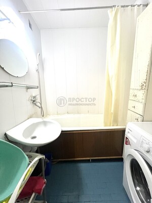 Продам двухкомнатную (2-комн.) квартиру, 2-я Синичкина ул, 9к1, Москва г