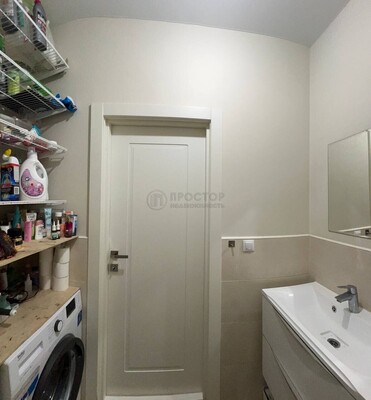 Продам однокомнатную (1-комн.) квартиру, Ореховый б-р, 24к3, Москва г