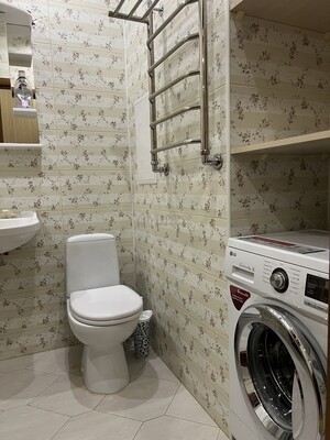 Продам двухкомнатную (2-комн.) квартиру, Парковая ул, 4, Сабурово д