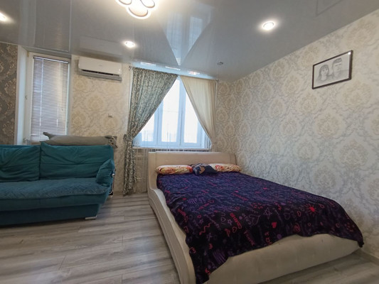 Продам трехкомнатную (3-комн.) квартиру, Калинина ул, 135, Ишим г