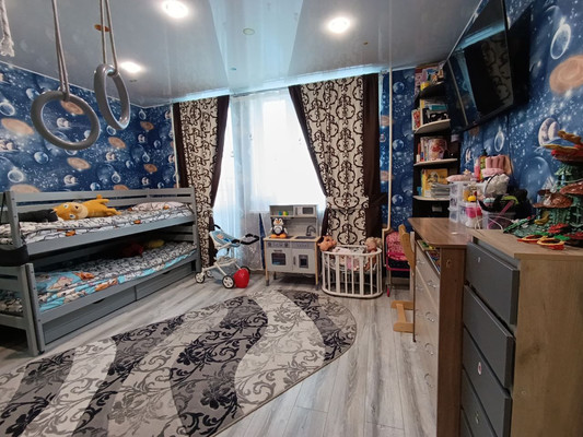 Продам трехкомнатную (3-комн.) квартиру, Калинина ул, 135, Ишим г