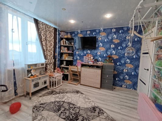 Продам трехкомнатную (3-комн.) квартиру, Калинина ул, 135, Ишим г