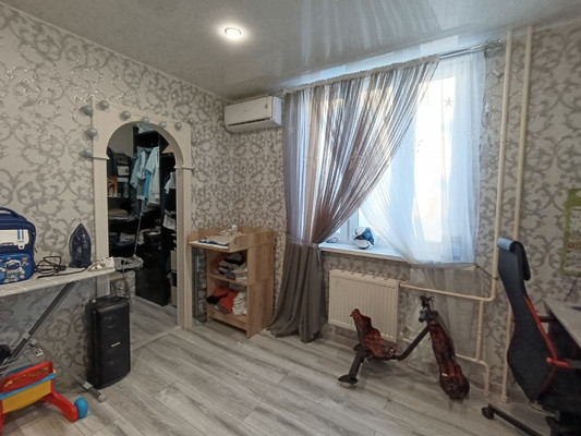 Продам трехкомнатную (3-комн.) квартиру, Калинина ул, 135, Ишим г