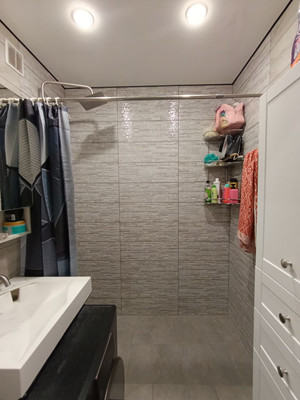 Продам трехкомнатную (3-комн.) квартиру, Калинина ул, 135, Ишим г