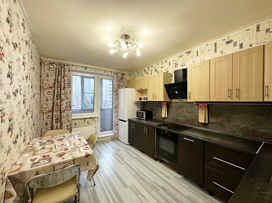 Продам двухкомнатную (2-комн.) квартиру, Земская ул, 21, Чехов г