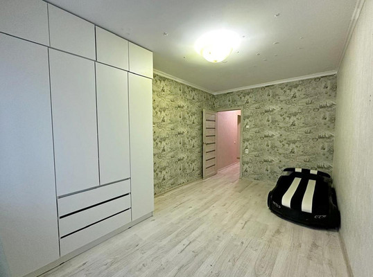 Продам двухкомнатную (2-комн.) квартиру, Земская ул, 21, Чехов г