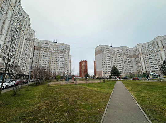 Продам двухкомнатную (2-комн.) квартиру, Земская ул, 21, Чехов г