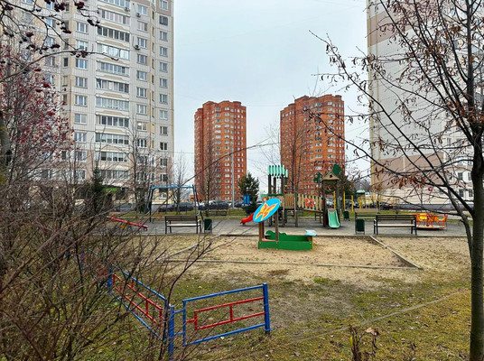 Продам двухкомнатную (2-комн.) квартиру, Земская ул, 21, Чехов г