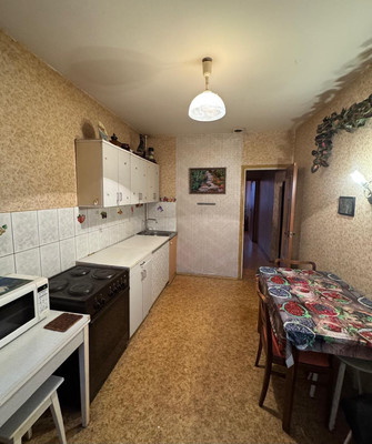 Продам двухкомнатную (2-комн.) квартиру, Сколковское ш, 32к2, Москва г