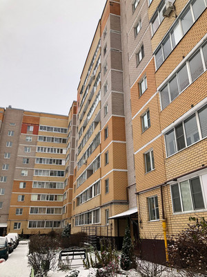 Продам трехкомнатную (3-комн.) квартиру, Завокзальная ул, 6, Великий Новгород г