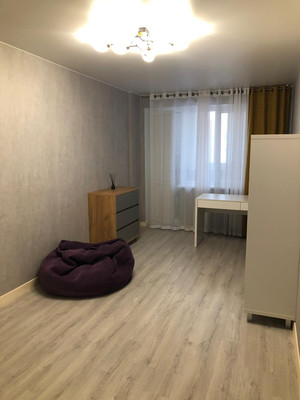 Продам трехкомнатную (3-комн.) квартиру, Завокзальная ул, 6, Великий Новгород г