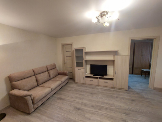 Продам двухкомнатную (2-комн.) квартиру, Октябрьская ул, 34, Великий Новгород г