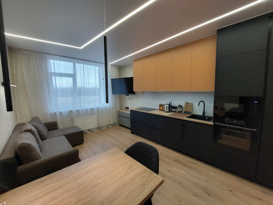 Продам трехкомнатную (3-комн.) квартиру, Арциховского ул, 11, Великий Новгород г