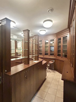 Продам торговое помещение 50 м2, 2-й Муринский пр-кт, 39, Санкт-Петербург г