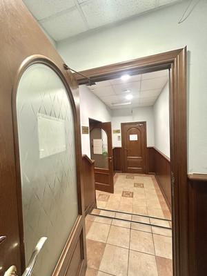 Продам торговое помещение 50 м2, 2-й Муринский пр-кт, 39, Санкт-Петербург г