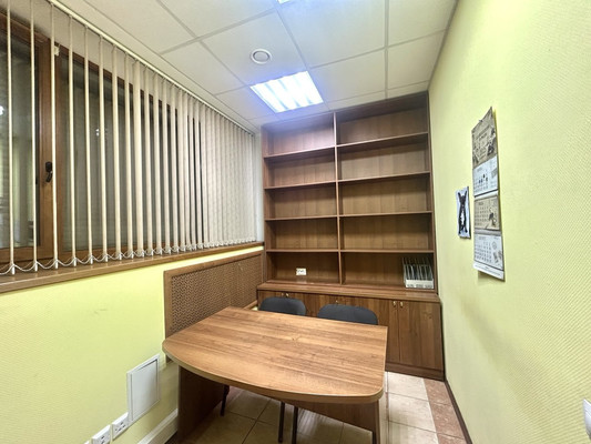 Продам торговое помещение 50 м2, 2-й Муринский пр-кт, 39, Санкт-Петербург г