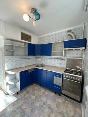 Продам трехкомнатную (3-комн.) квартиру, Воровского ул, 65, Симферополь г