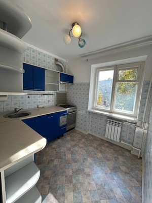 Продам трехкомнатную (3-комн.) квартиру, Воровского ул, 65, Симферополь г