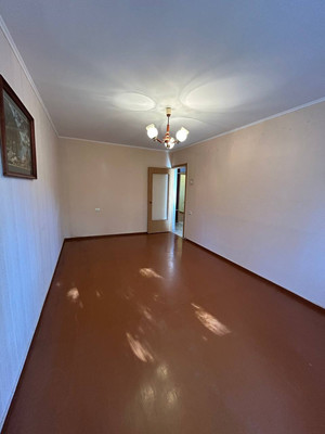 Продам трехкомнатную (3-комн.) квартиру, Воровского ул, 65, Симферополь г