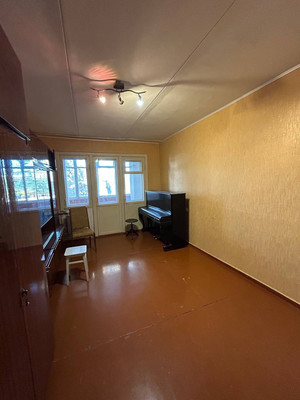 Продам трехкомнатную (3-комн.) квартиру, Воровского ул, 65, Симферополь г