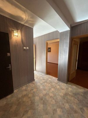 Продам трехкомнатную (3-комн.) квартиру, Воровского ул, 65, Симферополь г