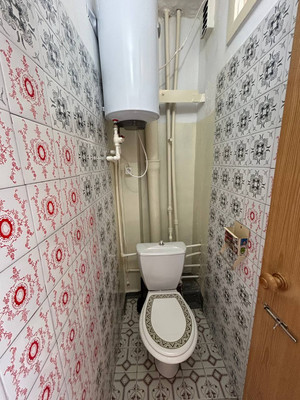 Продам трехкомнатную (3-комн.) квартиру, Воровского ул, 65, Симферополь г