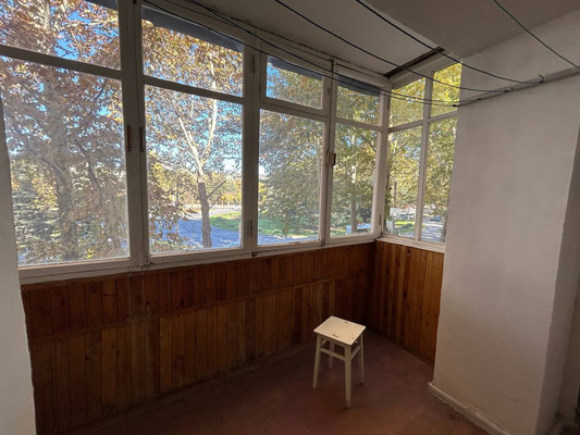 Продам трехкомнатную (3-комн.) квартиру, Воровского ул, 65, Симферополь г