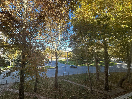 Продам трехкомнатную (3-комн.) квартиру, Воровского ул, 65, Симферополь г