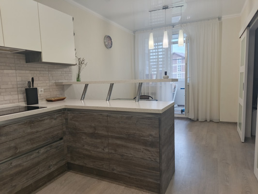 Продам трехкомнатную (3-комн.) квартиру, Платова б-р, 20/17, Ростов-на-Дону г