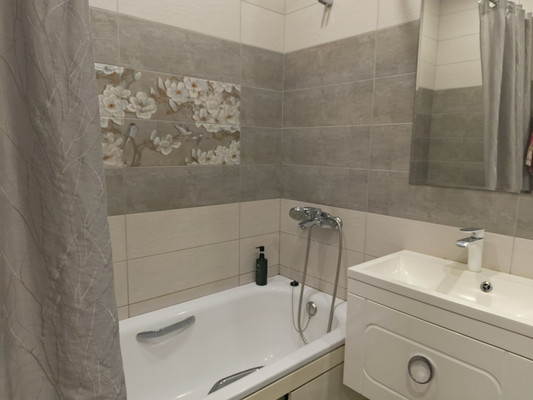 Продам трехкомнатную (3-комн.) квартиру, Платова б-р, 20/17, Ростов-на-Дону г