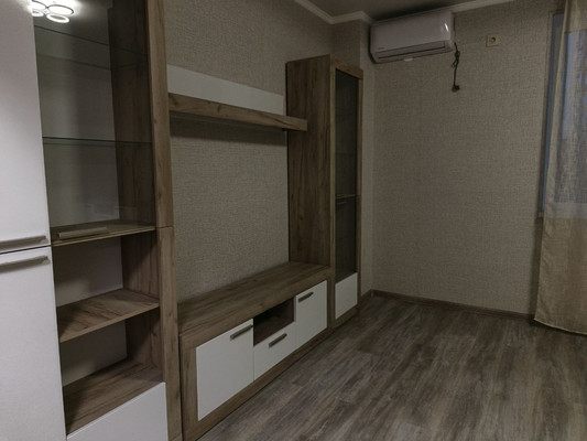 Продам трехкомнатную (3-комн.) квартиру, Магнитогорская ул, 1В, Ростов-на-Дону г