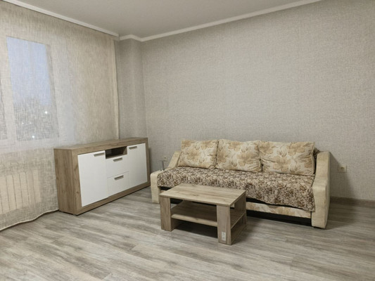 Продам трехкомнатную (3-комн.) квартиру, Магнитогорская ул, 1В, Ростов-на-Дону г