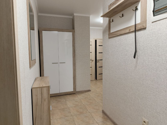 Продам трехкомнатную (3-комн.) квартиру, Магнитогорская ул, 1В, Ростов-на-Дону г