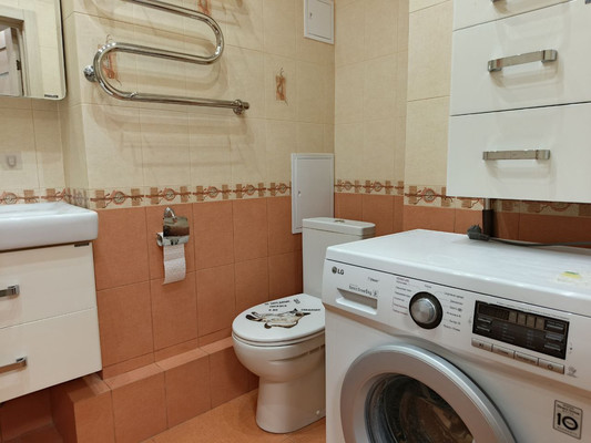 Продам трехкомнатную (3-комн.) квартиру, Магнитогорская ул, 1В, Ростов-на-Дону г