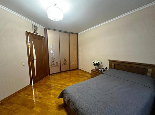 Продам трехкомнатную (3-комн.) квартиру, Береговая ул, 42, Чехов г