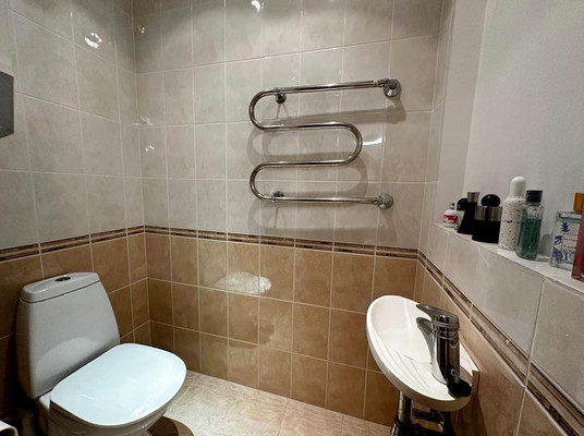 Продам трехкомнатную (3-комн.) квартиру, Береговая ул, 42, Чехов г