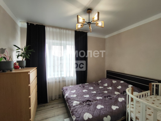 Продам трехкомнатную (3-комн.) квартиру, Красная ул, 168, Полтавская ст-ца