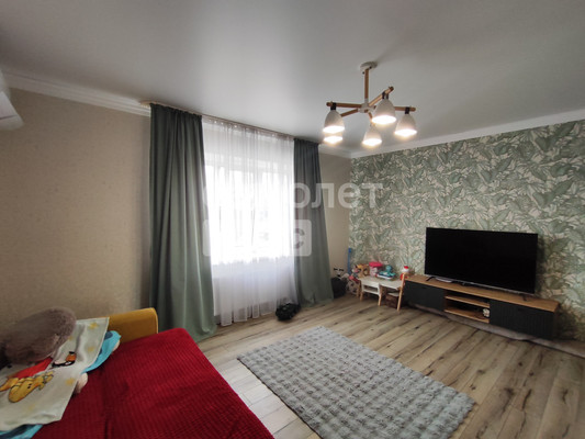 Продам трехкомнатную (3-комн.) квартиру, Красная ул, 168, Полтавская ст-ца