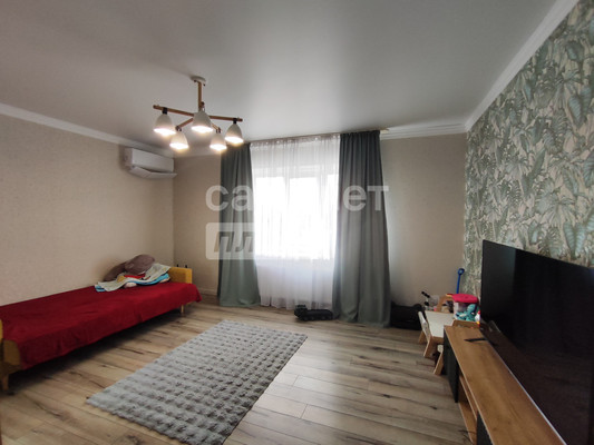 Продам трехкомнатную (3-комн.) квартиру, Красная ул, 168, Полтавская ст-ца