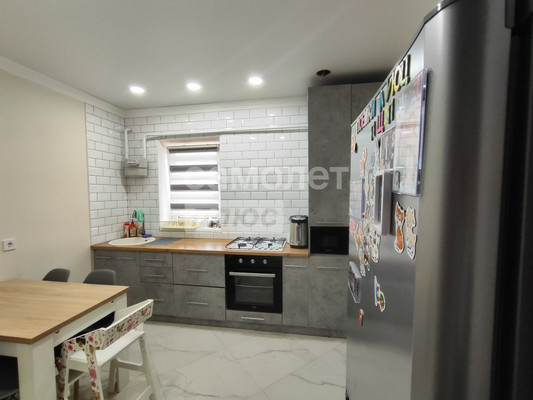 Продам трехкомнатную (3-комн.) квартиру, Красная ул, 168, Полтавская ст-ца