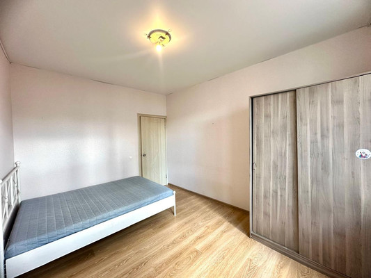 Продам двухкомнатную (2-комн.) квартиру, Жданова ул, 15, Ростов-на-Дону г