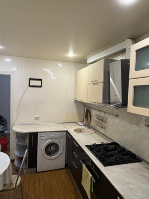 Продам трехкомнатную (3-комн.) квартиру, Малоземельская ул, 21, Новороссийск г