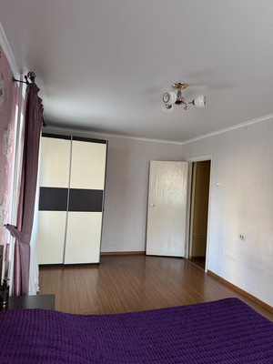 Продам трехкомнатную (3-комн.) квартиру, Малоземельская ул, 21, Новороссийск г