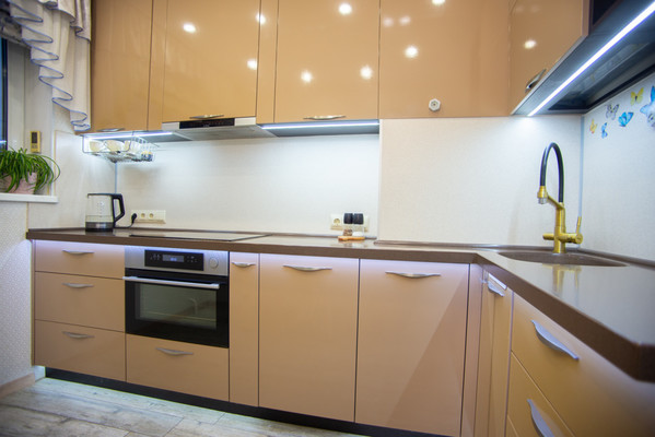 Продам трехкомнатную (3-комн.) квартиру, Связи проезд, 16, Мурманск г