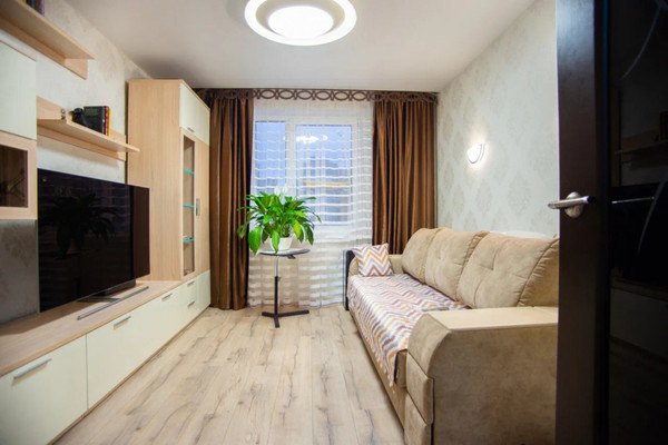 Продам трехкомнатную (3-комн.) квартиру, Связи проезд, 16, Мурманск г