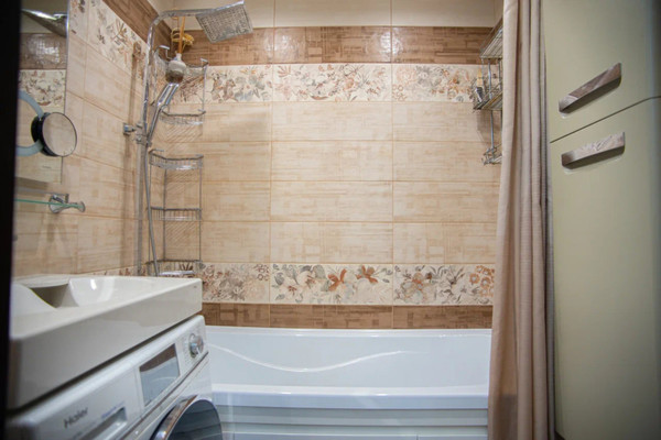 Продам трехкомнатную (3-комн.) квартиру, Связи проезд, 16, Мурманск г