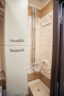 Продам трехкомнатную (3-комн.) квартиру, Связи проезд, 16, Мурманск г