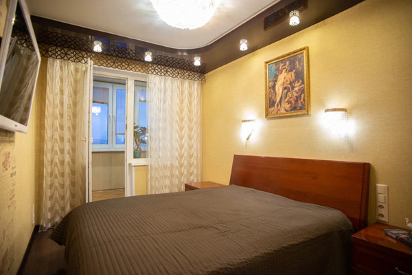 Продам трехкомнатную (3-комн.) квартиру, Связи проезд, 16, Мурманск г